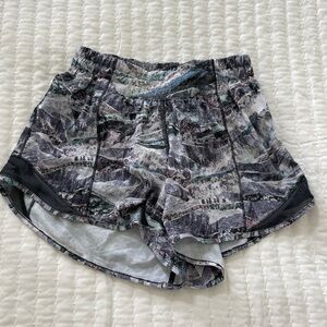 Lululemon hotty hot shorts size 4 4 inch inseam